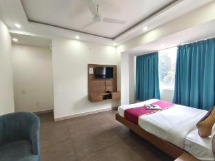 gayathri metro deluxe rooms
