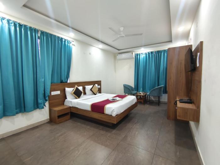 gayathri metro deluxe rooms