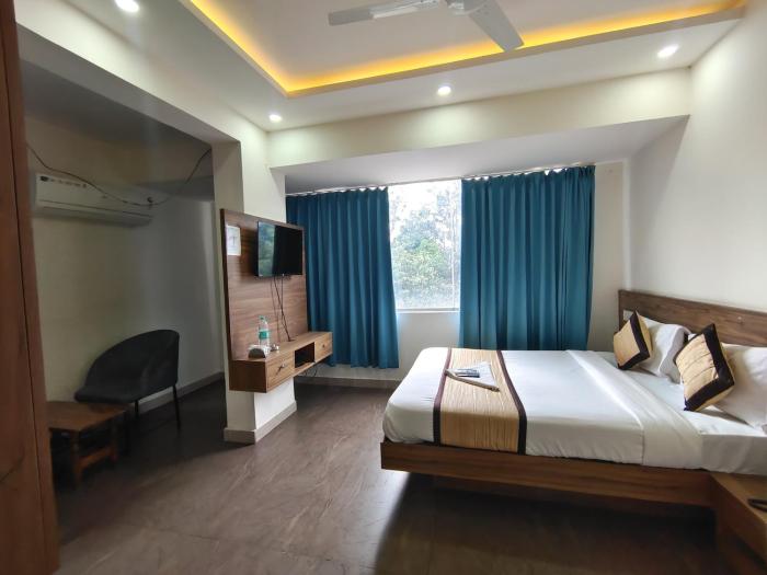 gayathri metro deluxe rooms