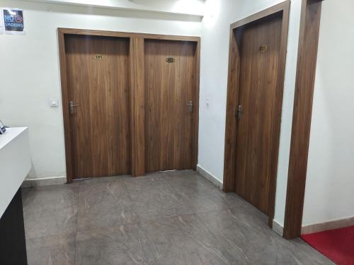 gayathri metro deluxe rooms