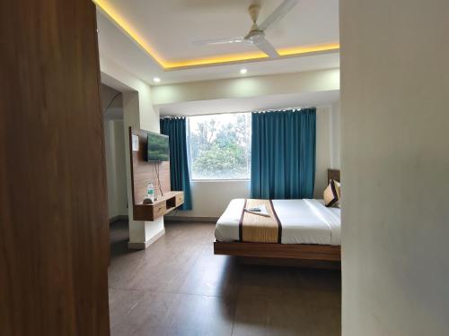 gayathri metro deluxe rooms