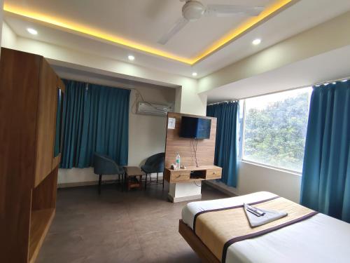 gayathri metro deluxe rooms