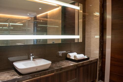 lakeside manor
