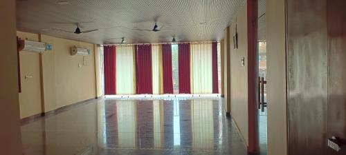 k r hotel and banquet hall