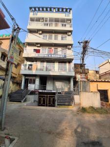 k r hotel and banquet hall