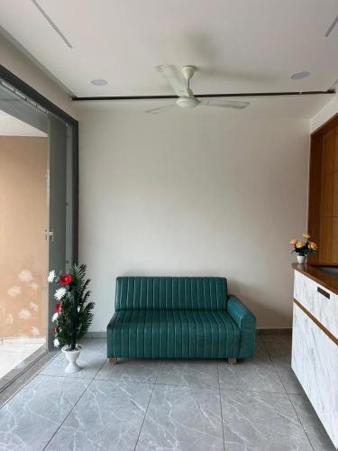 hotel embassy inn