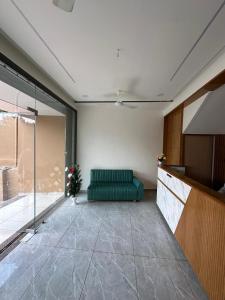 Hotel Embassy Inn,,5 star