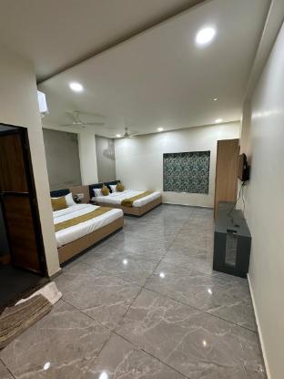 hotel embassy inn