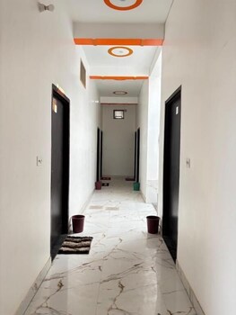 Omji Ashram- Dwarika Bhawan,,2 star