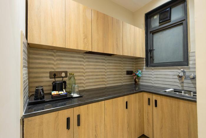 leaf 9 grand near udyog vihar and yashobhoomi