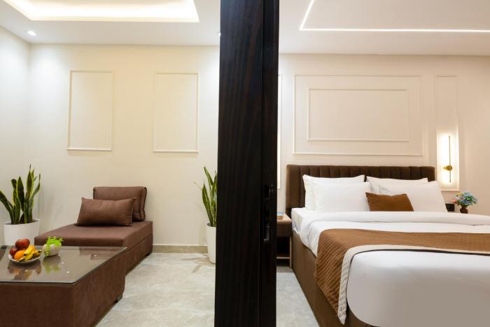 leaf 9 grand near udyog vihar and yashobhoomi
