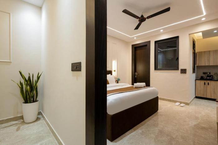 leaf 9 grand near udyog vihar and yashobhoomi