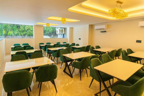 leaf 9 grand near udyog vihar and yashobhoomi
