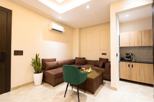 leaf 9 grand near udyog vihar and yashobhoomi