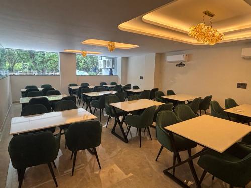 leaf 9 grand near udyog vihar and yashobhoomi