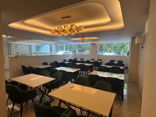 leaf 9 grand near udyog vihar and yashobhoomi