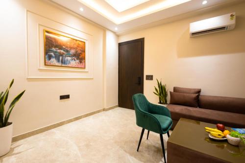 leaf 9 grand near udyog vihar and yashobhoomi