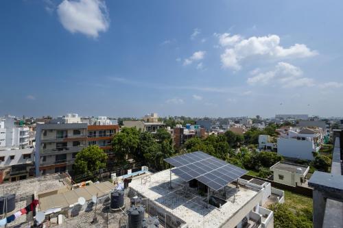 leaf 9 grand near udyog vihar and yashobhoomi