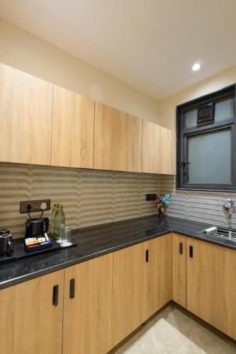leaf 9 grand near udyog vihar and yashobhoomi