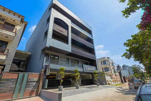 leaf 9 grand near udyog vihar and yashobhoomi