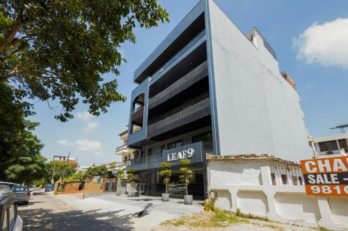 leaf 9 grand near udyog vihar and yashobhoomi