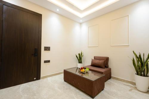 leaf 9 grand near udyog vihar and yashobhoomi
