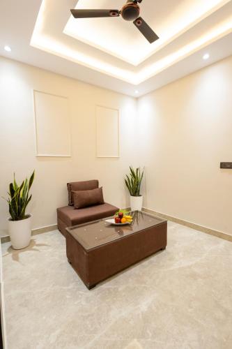 leaf 9 grand near udyog vihar and yashobhoomi