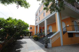 the colonial courtyard