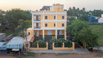 the colonial courtyard