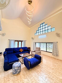 Anand Mansion,,3 star