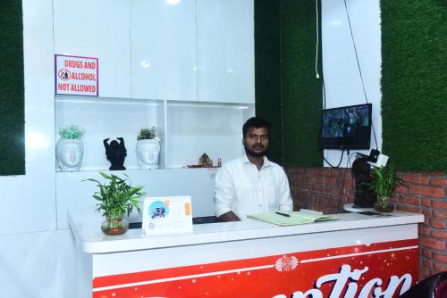 aakarsh hill view hotel