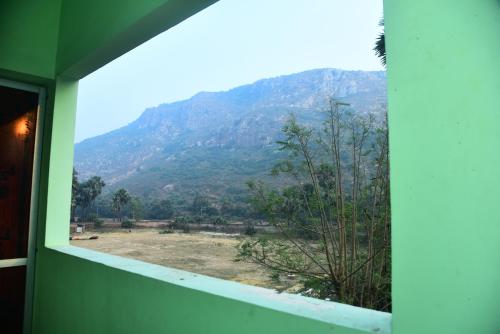 aakarsh hill view hotel