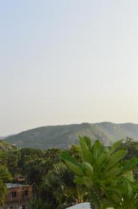 aakarsh hill view hotel
