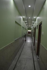 aakarsh hill view hotel
