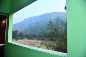 aakarsh hill view hotel
