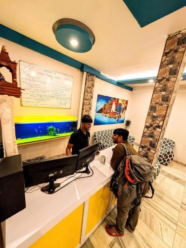 hidden monkey hostel chet singh ghat varanasi