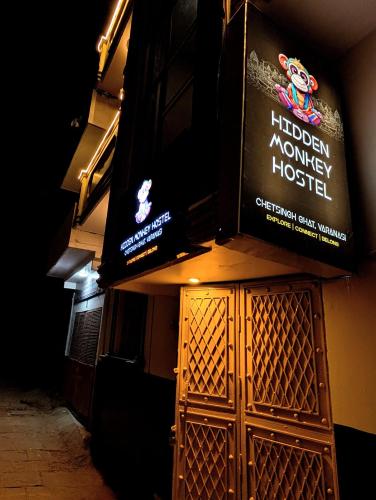 hidden monkey hostel chet singh ghat varanasi