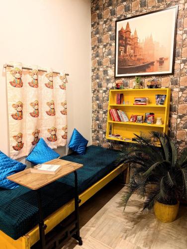 hidden monkey hostel chet singh ghat varanasi