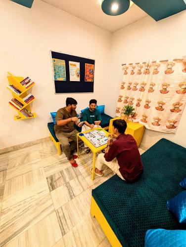 hidden monkey hostel chet singh ghat varanasi