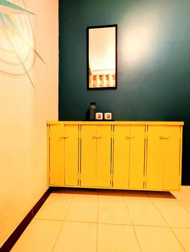hidden monkey hostel chet singh ghat varanasi