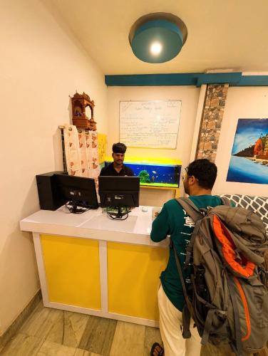 hidden monkey hostel chet singh ghat varanasi