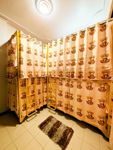 hidden monkey hostel chet singh ghat varanasi