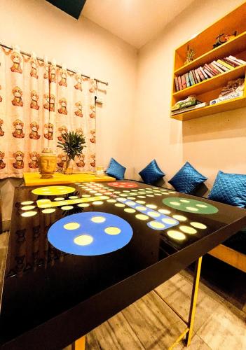 hidden monkey hostel chet singh ghat varanasi