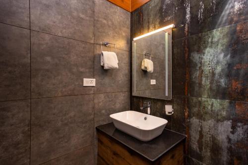 johns village homestay cochin