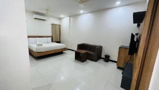 embassy grand boarding and lodging