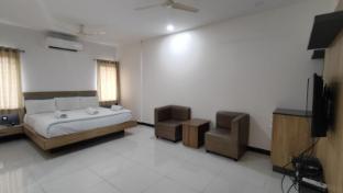 embassy grand boarding and lodging