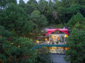 ama stays and trails 7 pines kasauli