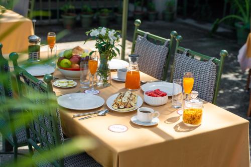 ama stays and trails 7 pines kasauli