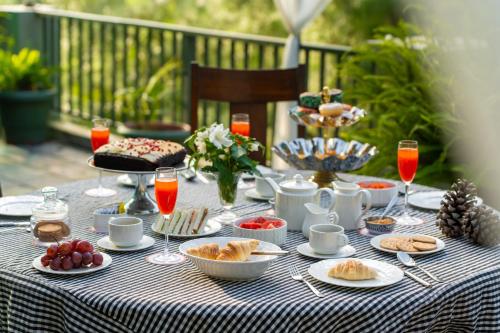 ama stays and trails 7 pines kasauli