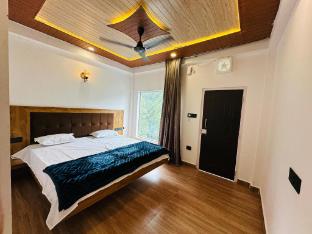 river view stay near kainchi dham